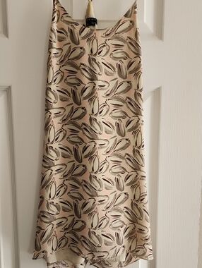 Theory Cream Leaf Print 100% Silk Camisol Top w/racerback and Spaghetti Straps